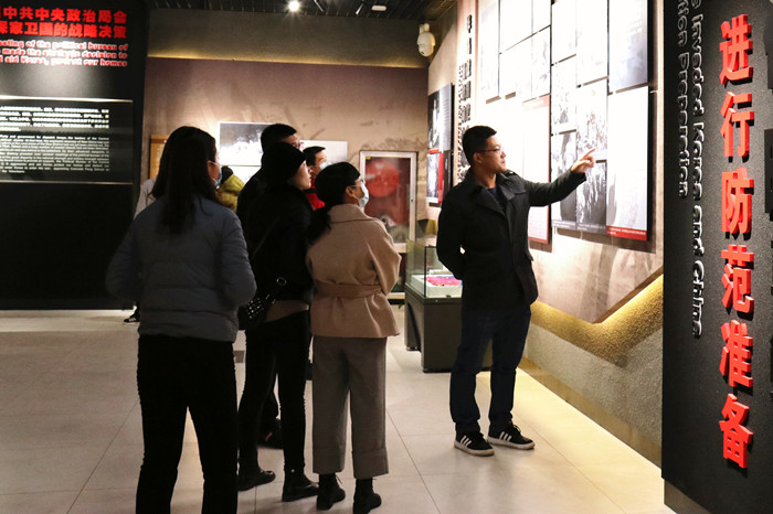 銘記偉大勝利 致敬人民英雄